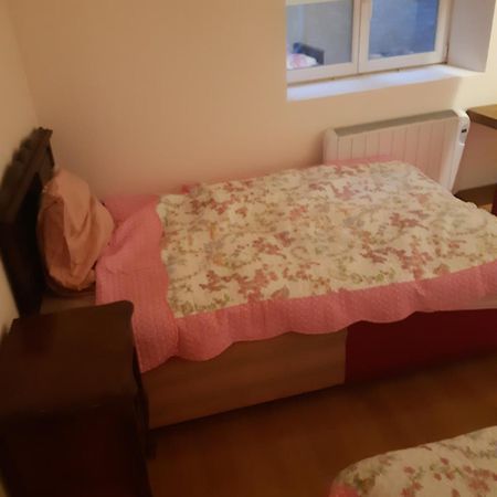 Chic Et Relax Appartement Montmarault Buitenkant foto